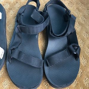 Teva Black Sandals 8